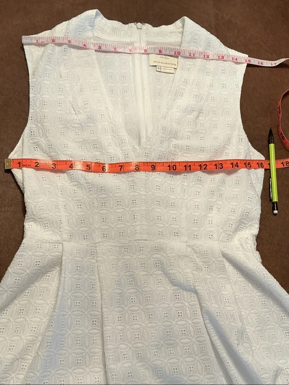 Kate Spade Sleeveless Embroidered White crochet knee length Babydoll Dress Sz 8